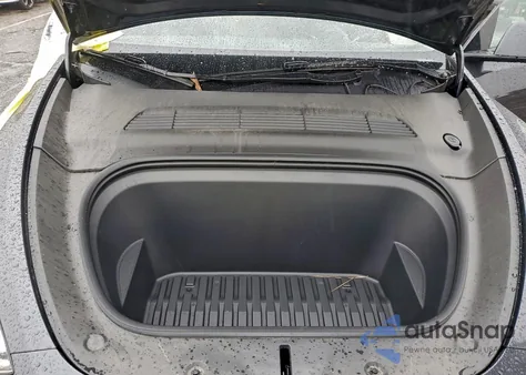 2024 Tesla Model Y z USA, uszkodzony, nr VIN 7SAYGDED5RF005732